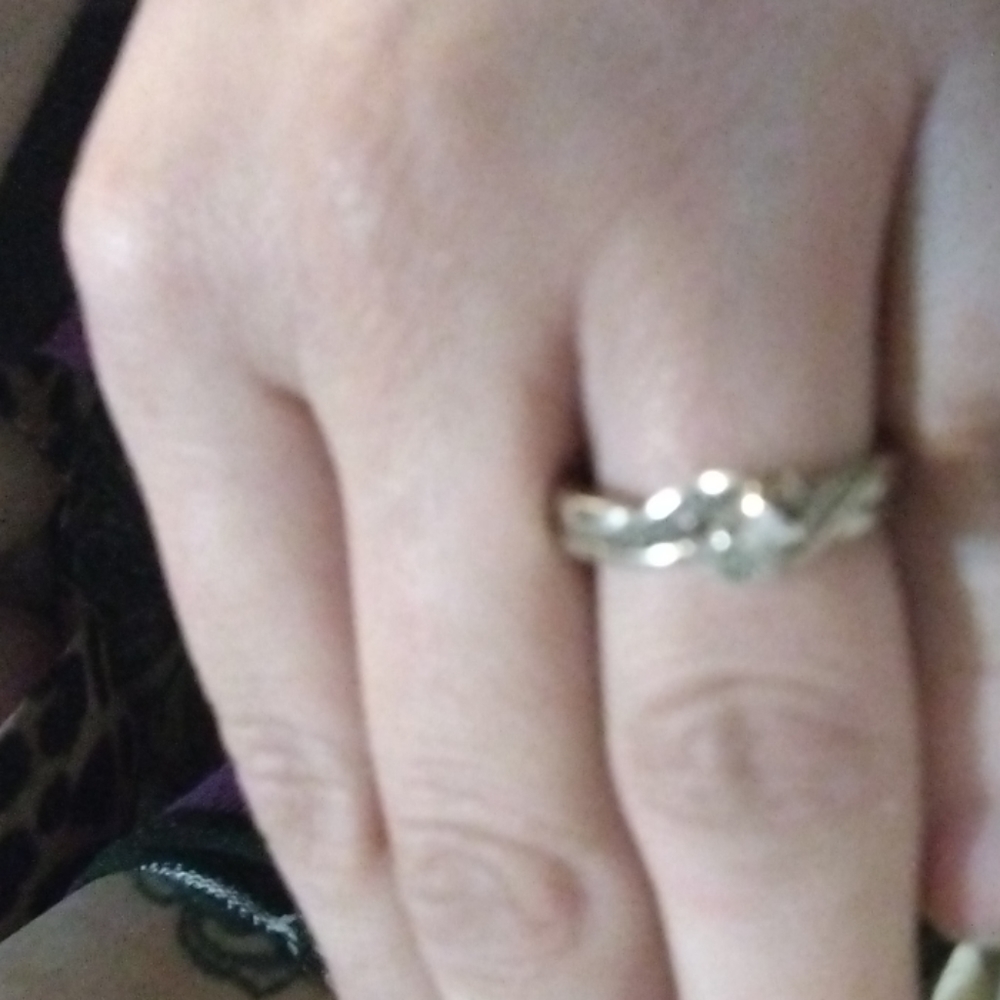 Wedding ring - Picture 3 of 5